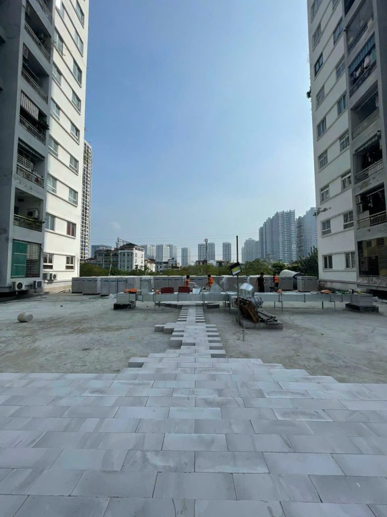 Lát gạch AAC chống nóng trên sân thượng